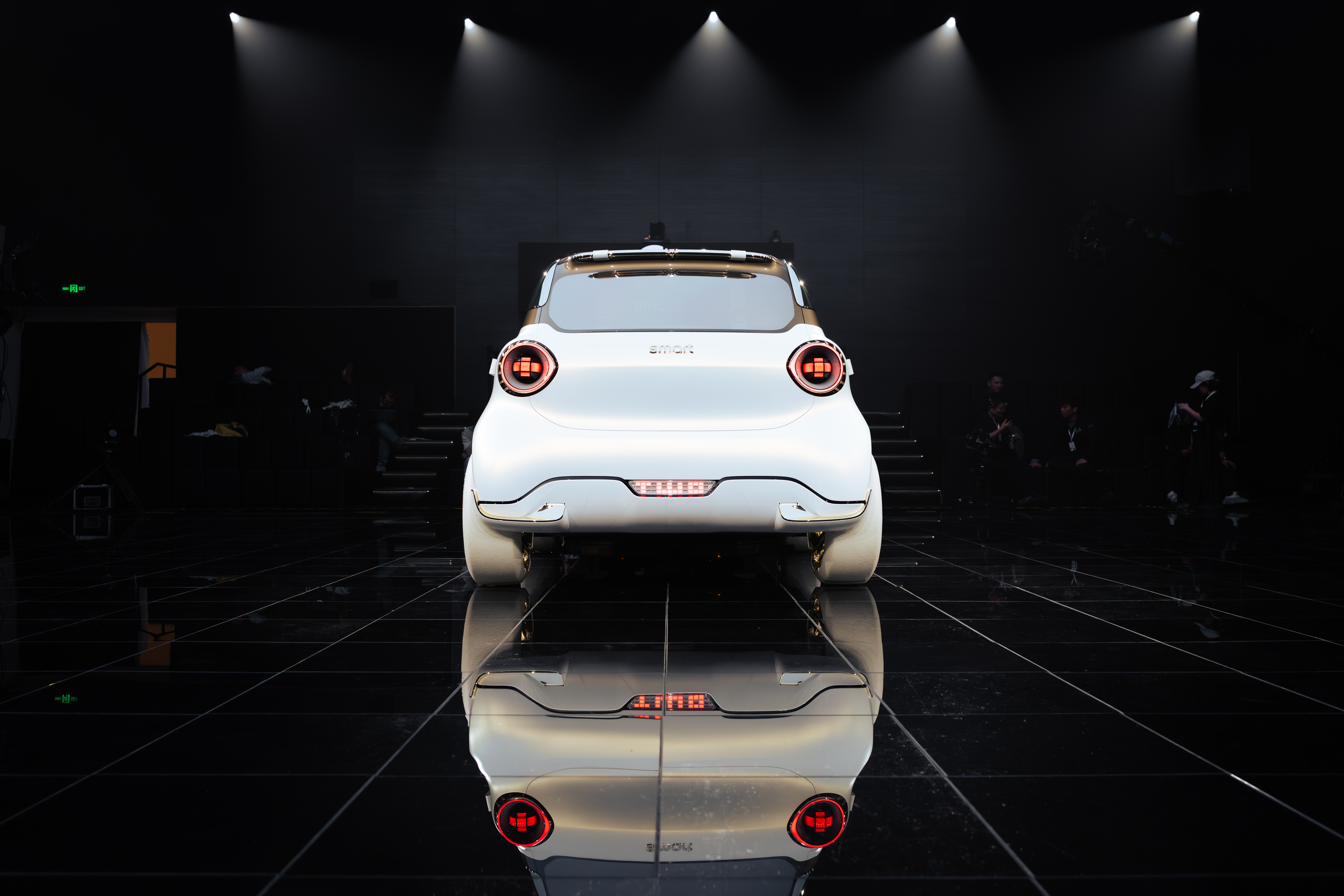 Face arrière de la smart Concept #2 et ses feux ronds